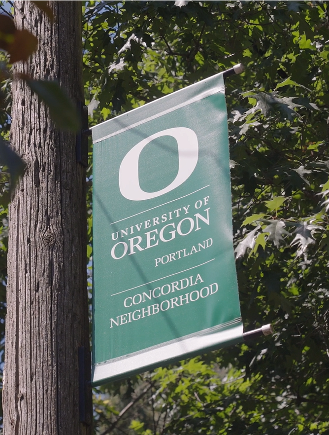 UO Portland flag