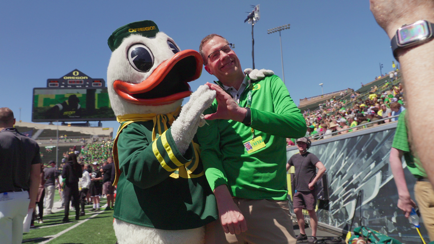 The Duck with President Scholz at spring 23 football game