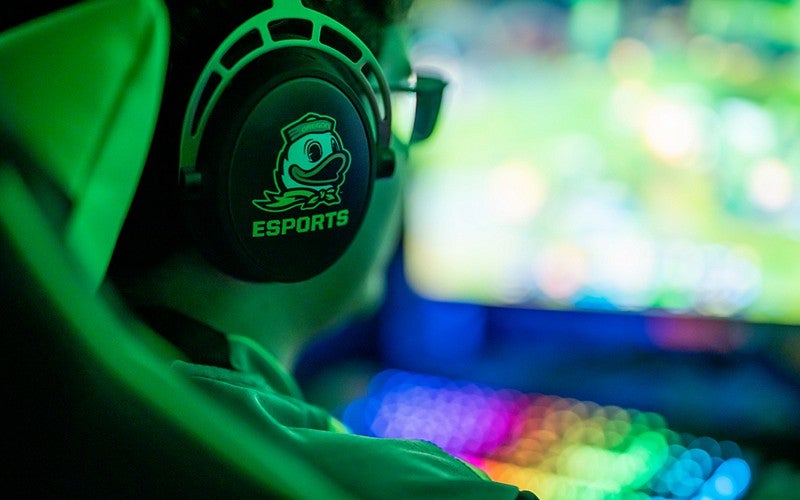 UO student participating in esports