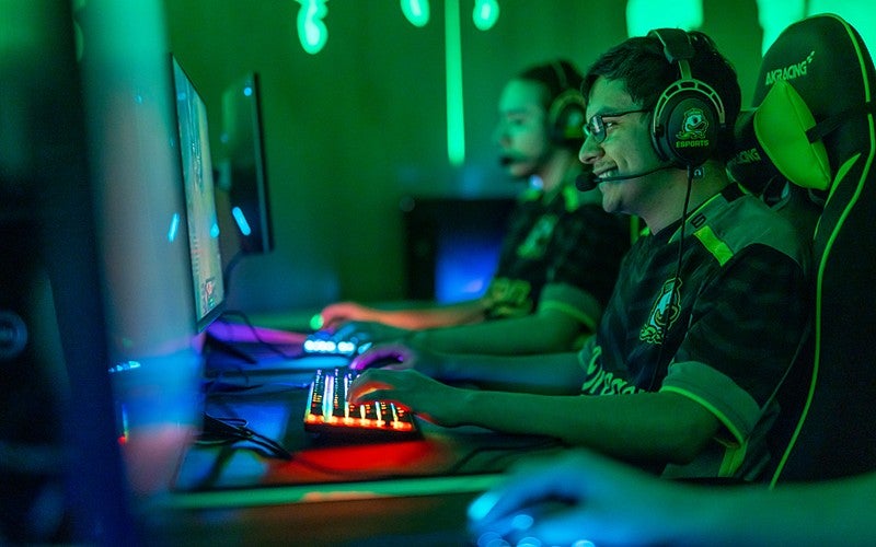 UO students participating in esports