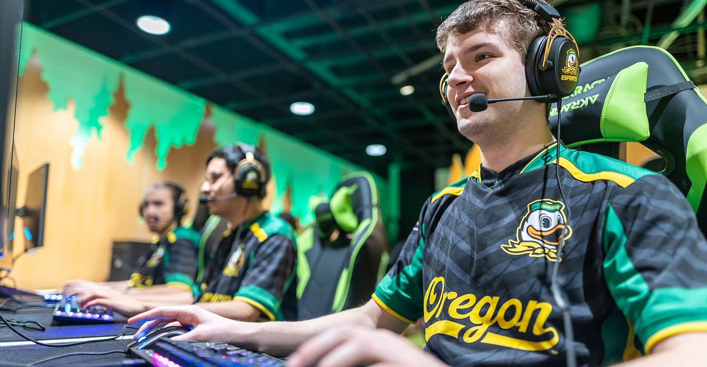 UO students participating in esports